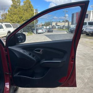 HYUNDAI IX35 LM SERIES 11/2009-01/2016 RIGHT FRONT DOOR TRIM CLOTH FWD