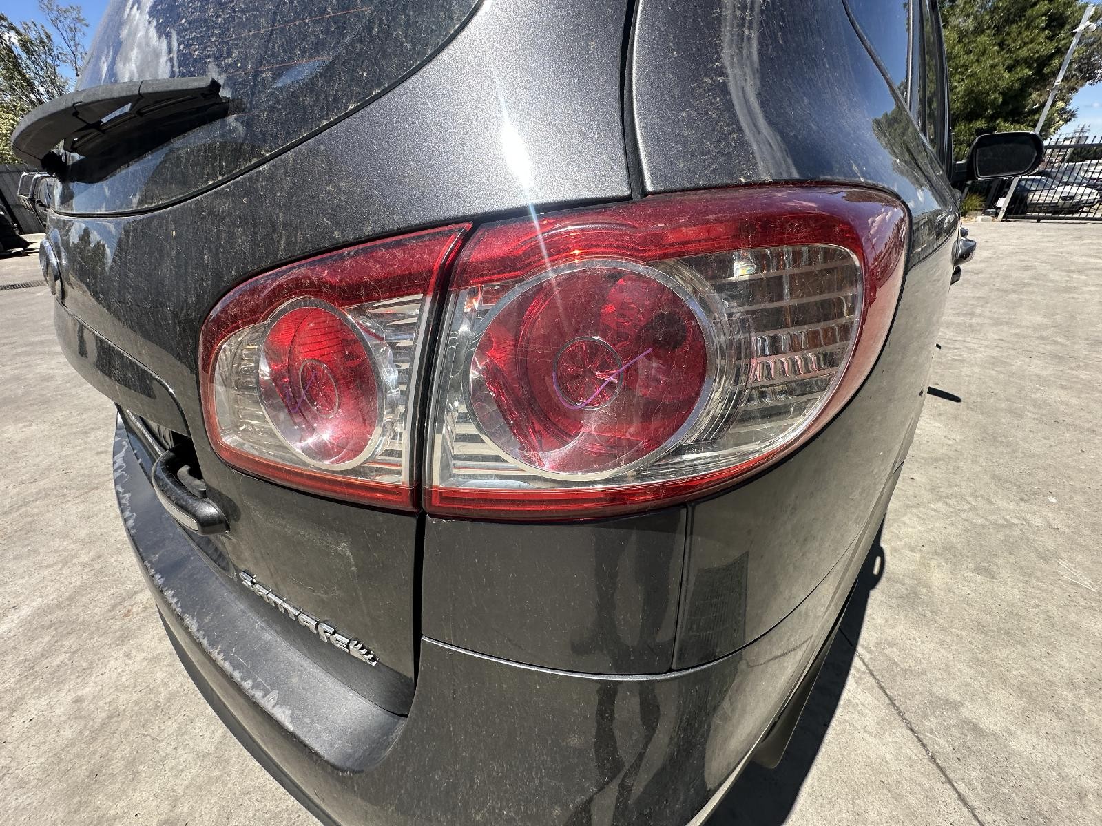 HYUNDAI SANTA FE CM 09/2009-06/2012 RIGHT SIDE REAR GARNISH TAILGATE LAMP