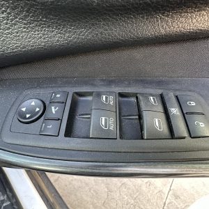 JEEP CHEROKEE KL 02/2014-11/2022 RIGHT FRONT MASTER SWITCH 1 PLUG 68231806AA