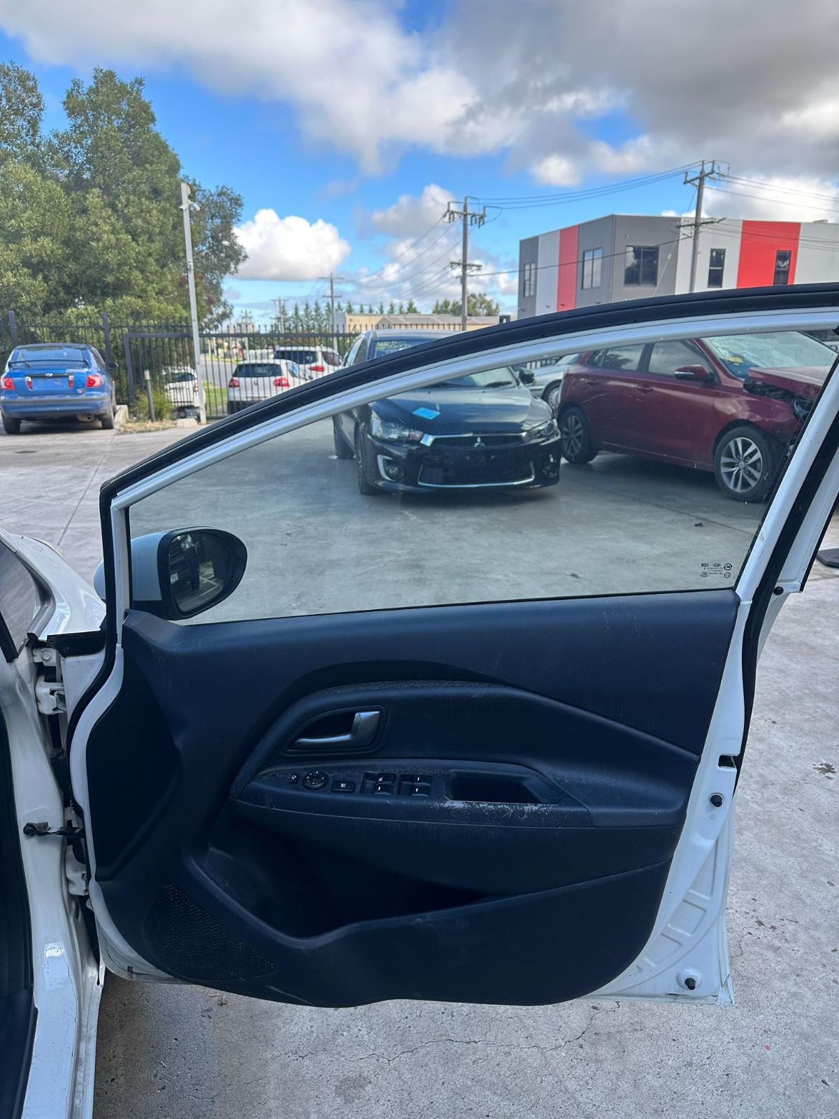 KIA RIO UB 08/2011-10/2014 RIGHT FRONT DOOR TRIM 5DR HATCHBACK