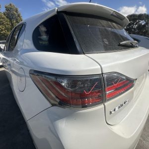 LEXUS CT200 ZWA10 12/2010-08/2017 LEFT SIDE REAR GARNISH TAILGATE LAMP