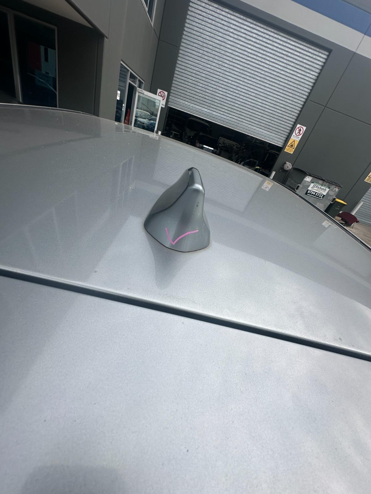 MAZDA CX5 KE 02/2012-01/2015 ANTENNA ROOF MOUNTED SHARK FIN TYPE