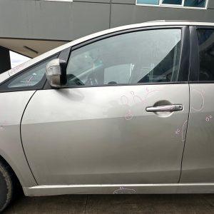 MITSUBISHI GRANDIS BA 06/2004-03/2010 LEFT FRONT DOOR WINDOW