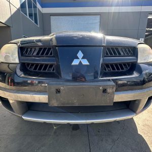 MITSUBISHI OUTLANDER ZF 08/2004-10/2006 FRONT BUMPER BAR