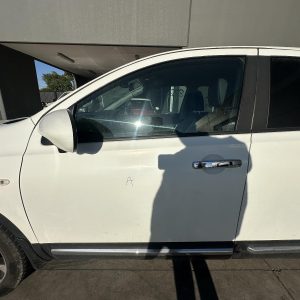 NISSAN DUALIS J10 10/2007-05/2014 LEFT FRONT DOOR SHELL 5 SEATER TYPE