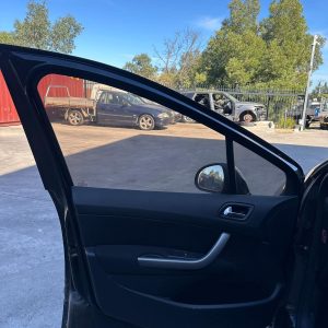 PEUGEOT 308 T7 09/2007-12/2013 LEFT FRONT DOOR TRIM CLOTH HATCHBACK