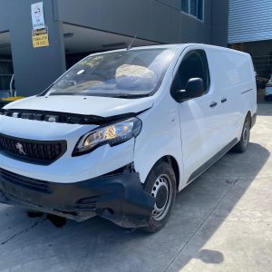 PEUGEOT EXPERT K0 04/2018-2023 LEFT BUMPER FOGLAMP HALOGEN TYPE