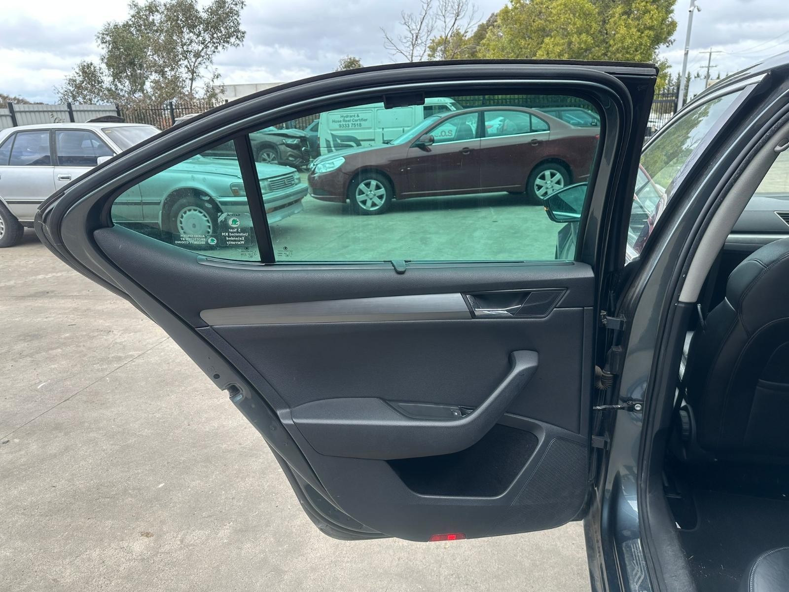 SKODA SUPERB NP 03/2016-04/2019 LEFT REAR INNER DOOR HANDLE