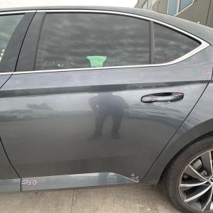 SKODA SUPERB NP 03/2016-06/2024 LEFT REAR DOOR WINDOW