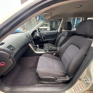 SUBARU OUTBACK 4TH GEN 07/2003-08/2009 LEFT FRONT SEAT BELT ONLY GREY/BLACK
