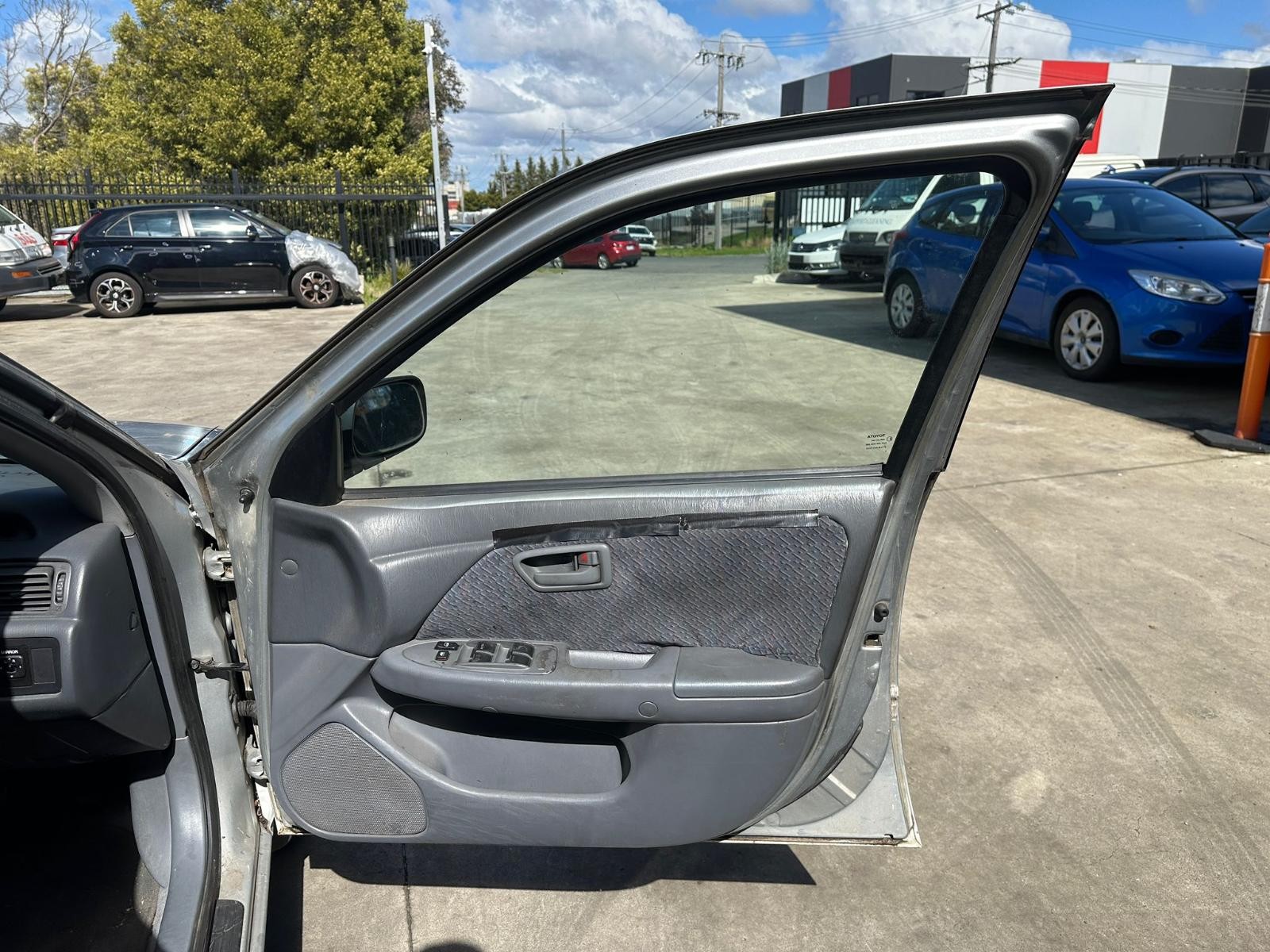 TOYOTA CAMRY SK20 08/1997-08/2002 RIGHT FRONT INNER DOOR HANDLE