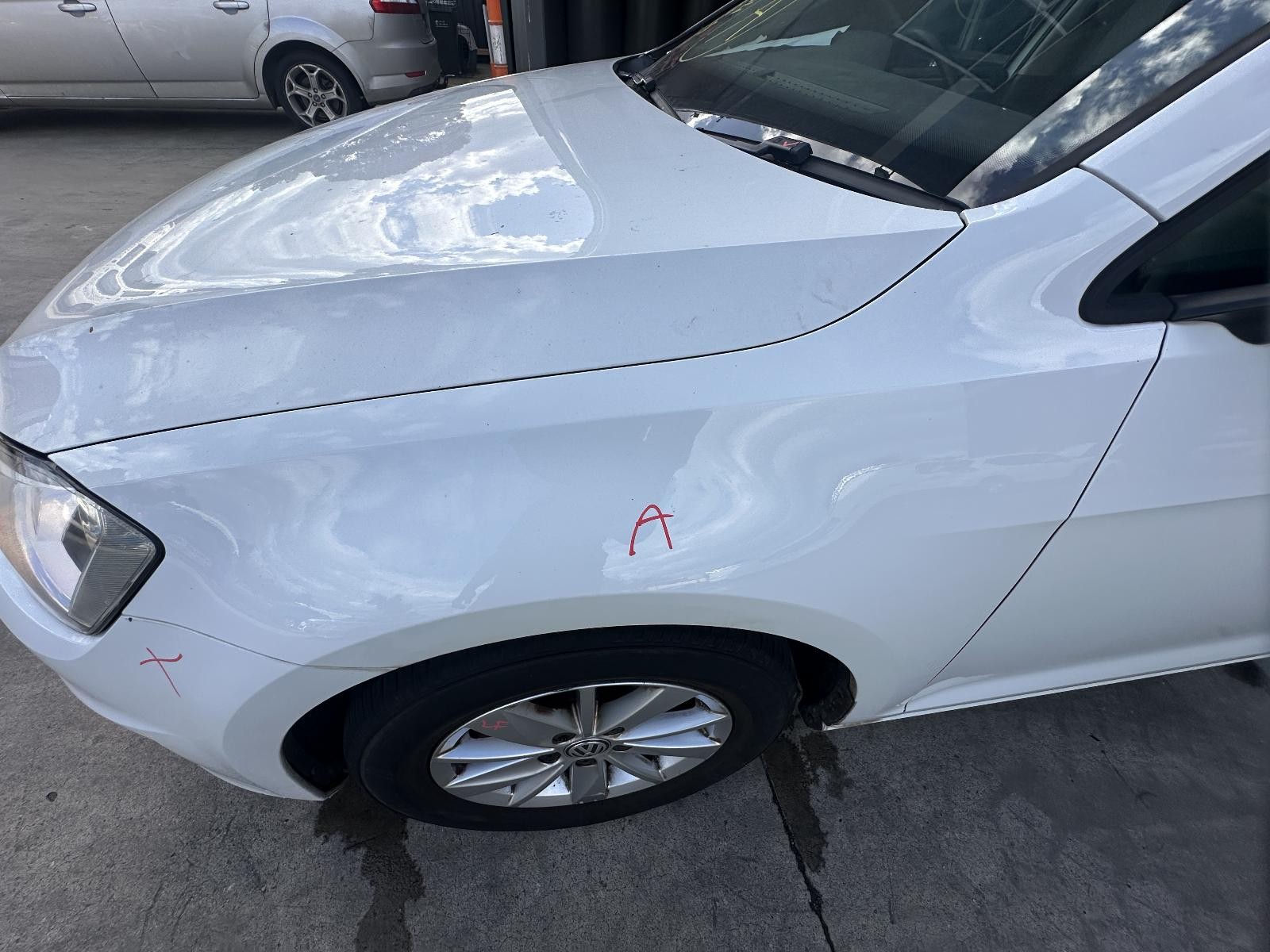 VOLKSWAGEN GOLF GEN 7 11/2012-03/2017 LEFT GUARD NON FLARE TYPE