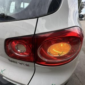 VOLKSWAGEN TIGUAN 5N 05/2008-06/2011 RIGHT SIDE REAR GARNISH TAILGATE LAMP