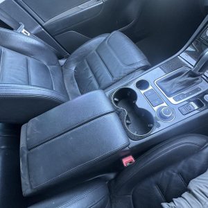 VOLKSWAGEN TOUAREG 7P 12/2010-04/2018 CONSOLE LID