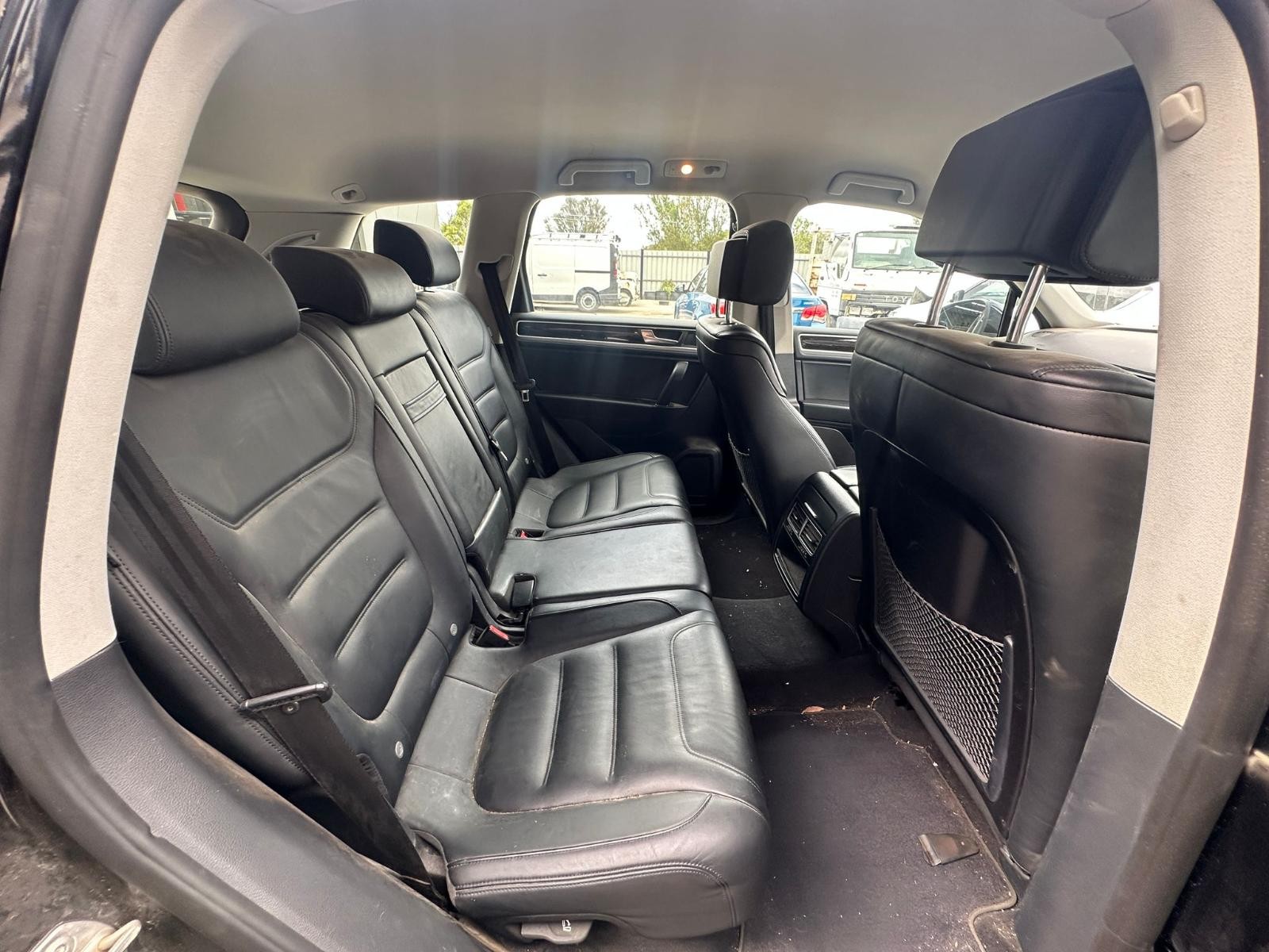 VOLKSWAGEN TOUAREG 7P 12/2010-04/2018 SPLIT CONSOLE LID - Image 10