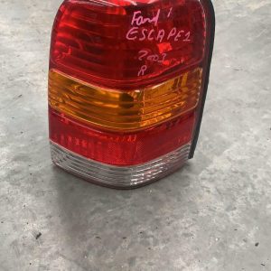 FORD ESCAPE RIGHT TAILLIGHT BA-ZA-ZB, 02/01-05/06 01 02 03 04 05 06