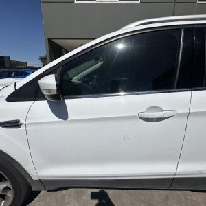 FORD KUGA TF 11/12-09/16 LEFT FRONT OUTER DOOR HANDLE W/ PUSH BUTTON START TYPE