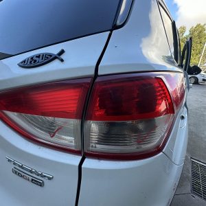 FORD KUGA TF 11/2012-09/2016 RIGHT SIDE REAR GARNISH TAILGATE LAMP STANDARD TYPE