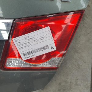 HOLDEN CRUZE JG-JH 03/09-01/17 RIGHT REAR GARNISH BOOTLID LAMP SEDAN