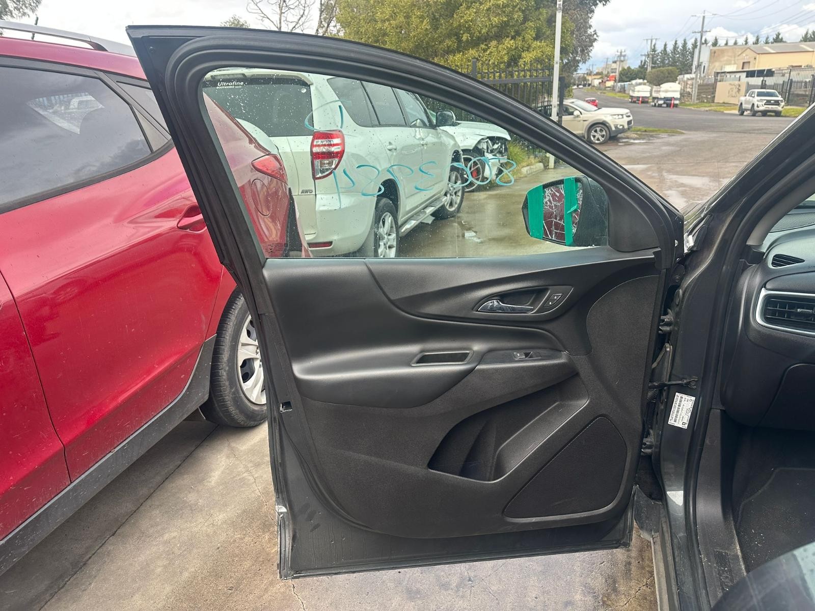 HOLDEN EQUINOX EQ 09/2017-12/2020 LEFT FRONT POWER WINDOW SWITCH