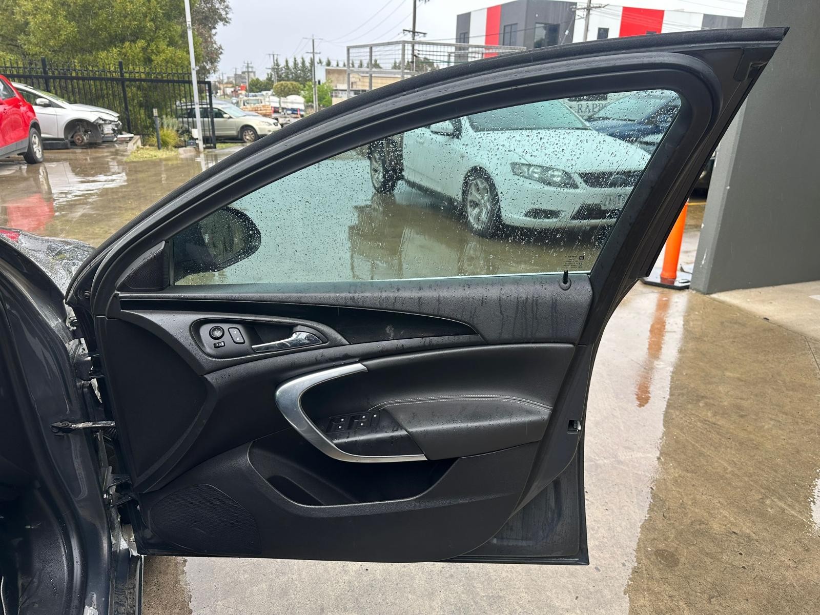 HOLDEN INSIGNIA GA 06/2015-01/2017 RIGHT FRONT DOOR TRIM