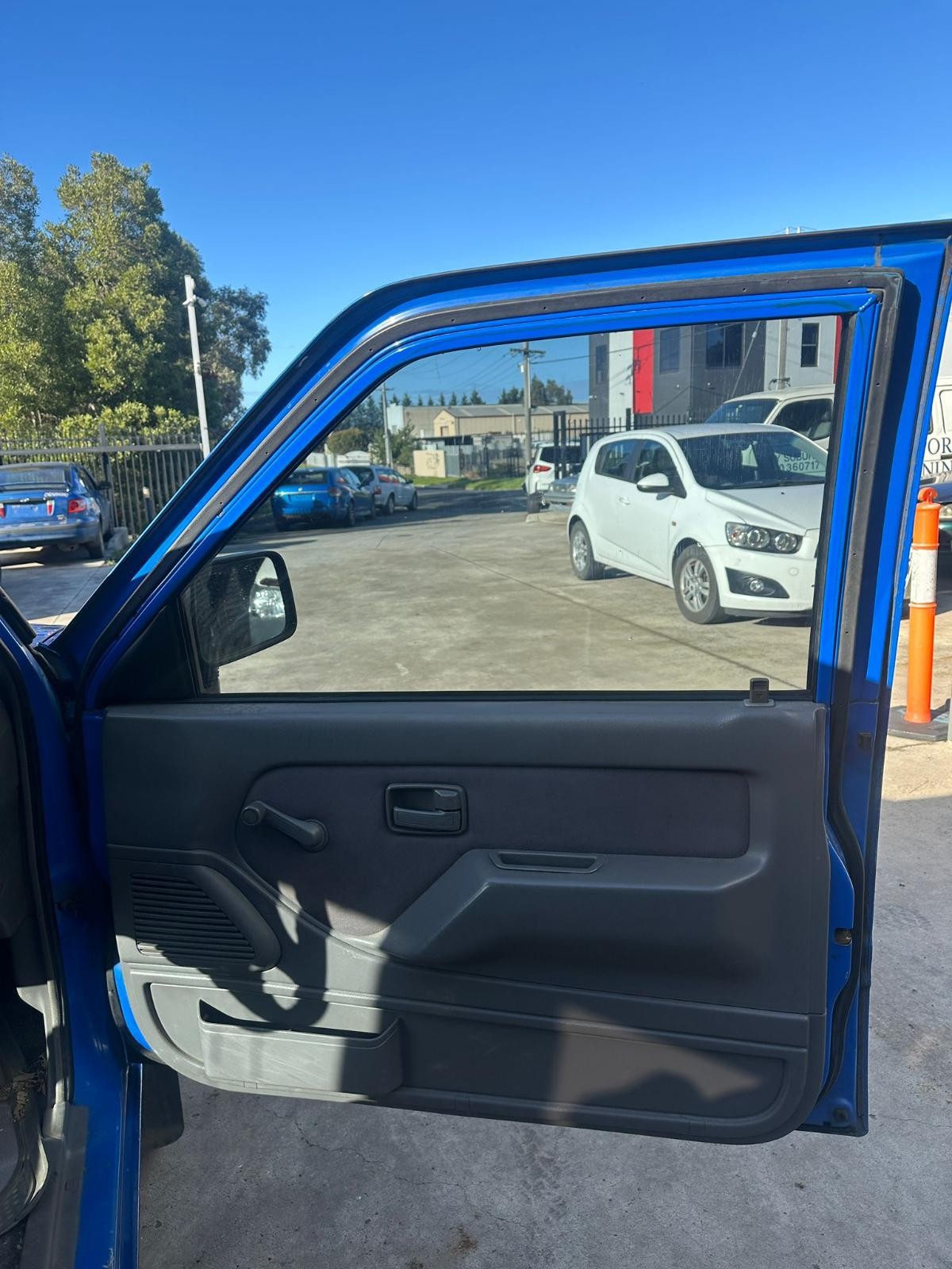HOLDEN RODEO TF 06/1988-03/2003 RIGHT FRONT INNER DOOR HANDLE