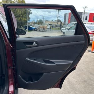 HYUNDAI TUCSON TL 06/2015-01/2021 RIGHT REAR DOOR TRIM