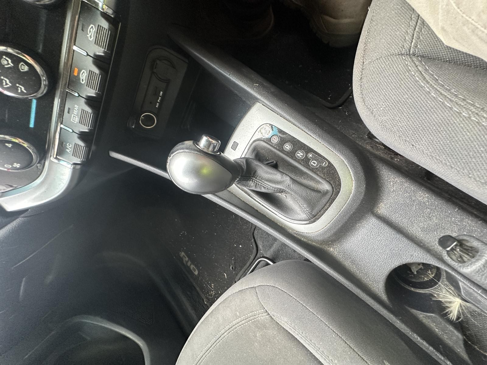 KIA RIO UB 08/2011-11/2016 GEAR SHIFTER AUTOMATIC TRANSMISSION