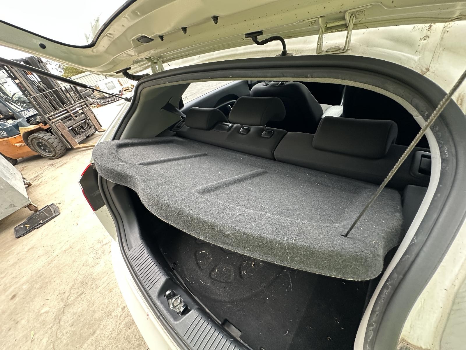 KIA RIO UB 08/2011-11/2016 PARCEL SHELF/CARGO BLIND HATCH