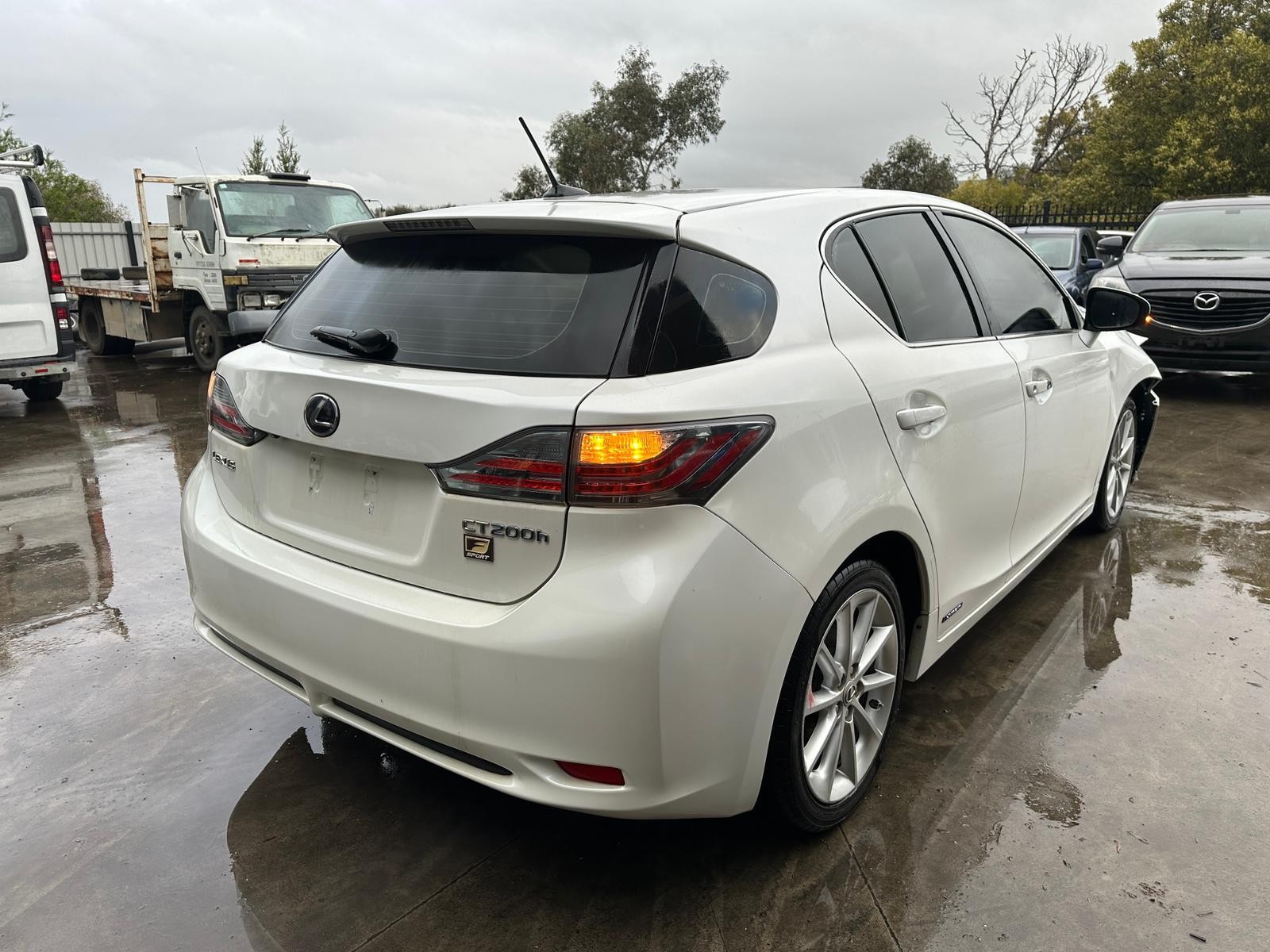 LEXUS CT200 ZWA10 03/2011-10/2022 LEFT FRONT DOOR WINDOW - Image 5