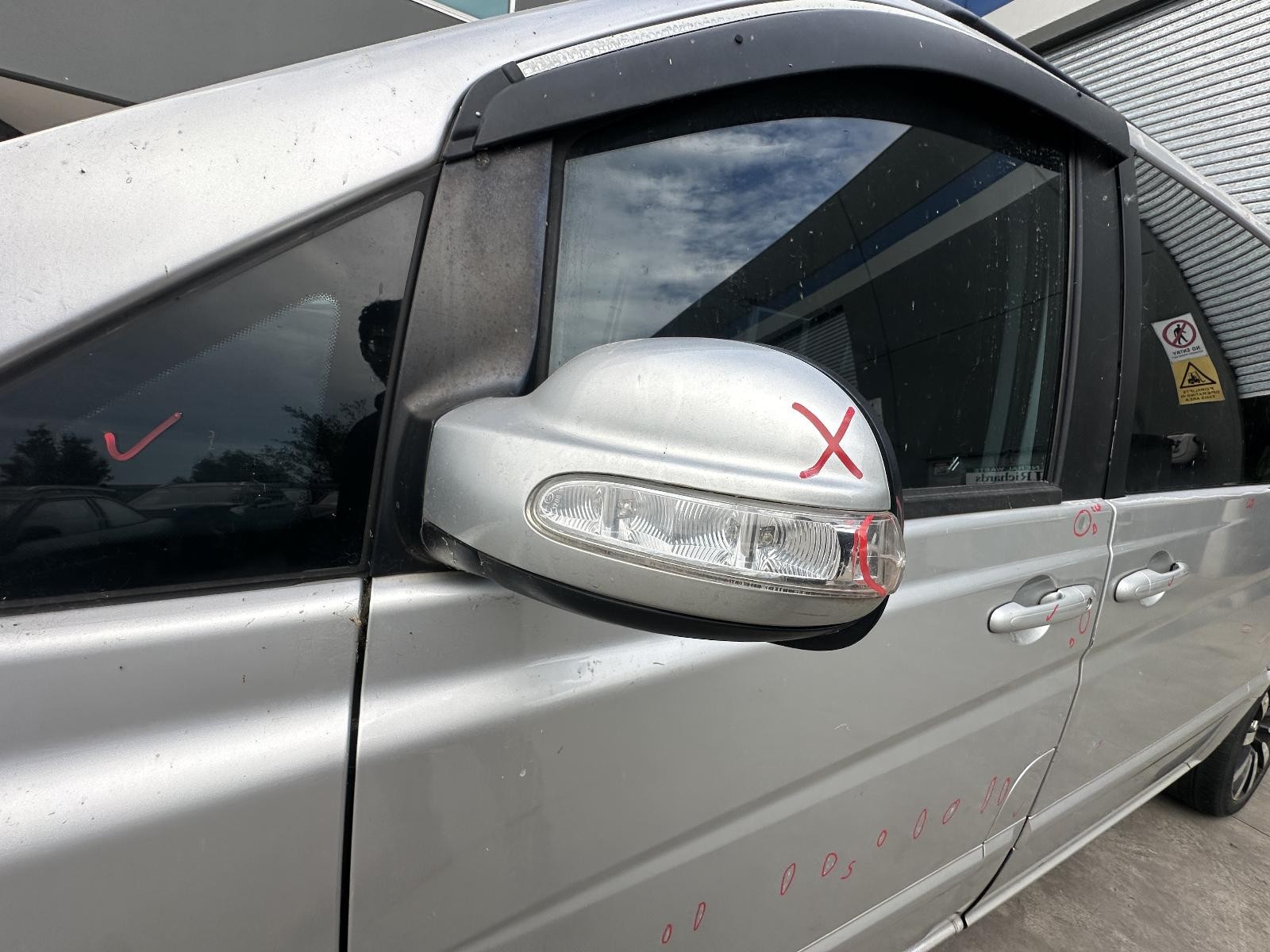 MERCEDES VIANO 639 07/2005-02/2011 LEFT DOOR MIRROR SILVER TYPE A6398100219
