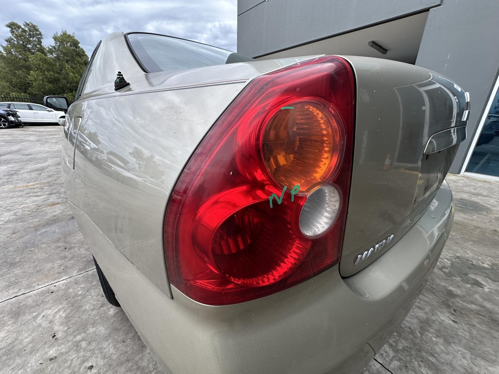 MITSUBISHI MAGNA TL-TW 07/2003-08/2005 LEFT TAILLIGHT ES/LS/VR SEDAN MR926397