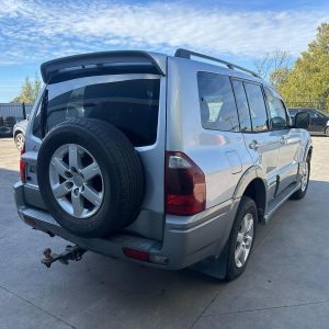 MITSUBISHI PAJERO NP 11/2002-09/2006 RIGHT SIDE STEP/SKIRT ONLY FACTORY TYPE