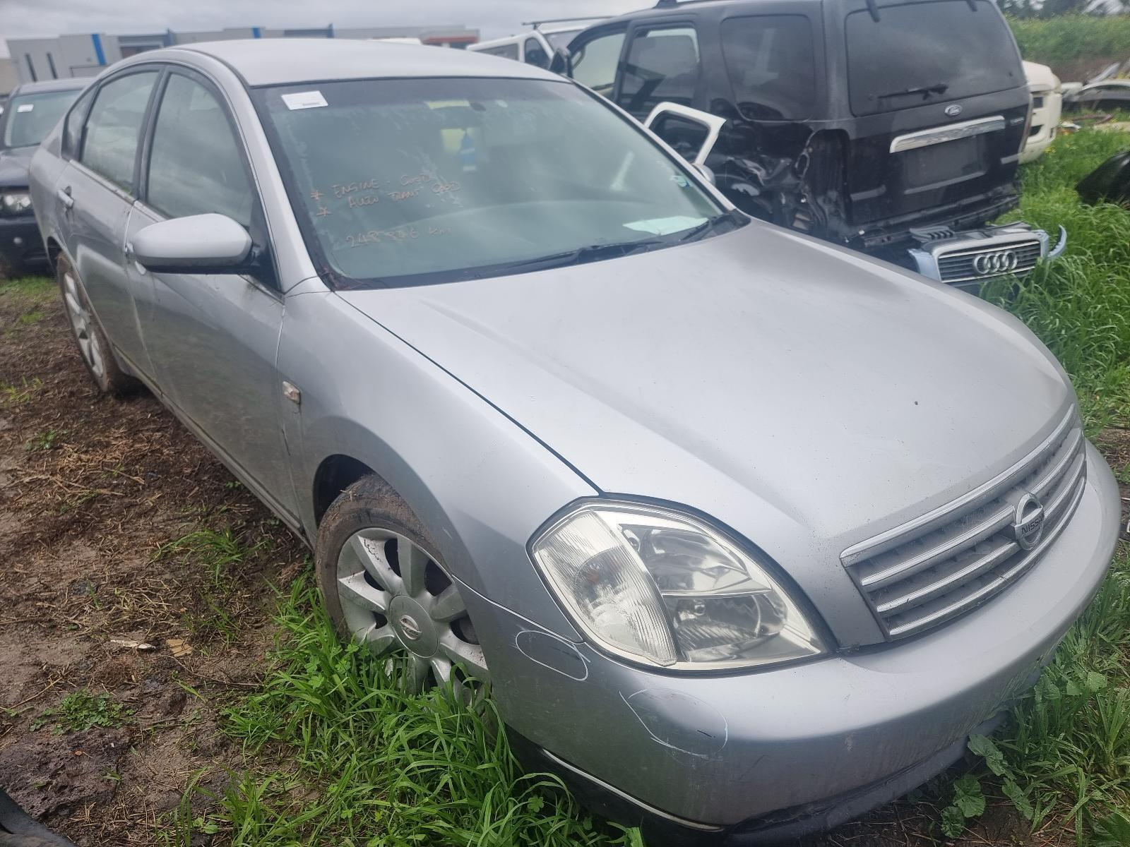NISSAN MAXIMA J31 02/2002-05/2009 FUEL DOOR / FILLER - Image 4