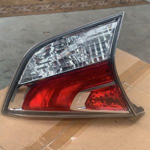 NISSAN XTRAIL REAR GARNISH TAILGATE LAMP (LH SIDE), T32, 02/14-01/17 14 15 16 17