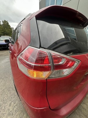 NISSAN XTRAIL T32 02/14-01/17 LEFT SIDE REAR GARNISH TAILGATE LAMP 265554CA1B