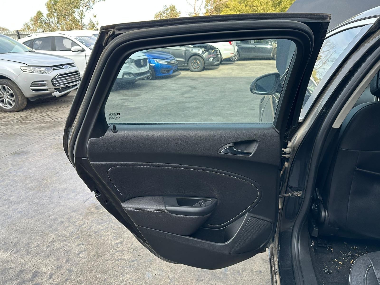 OPEL ASTRA AS 09/2012-08/2013 LEFT REAR POWER WINDOW SWITCH P/N 13301888