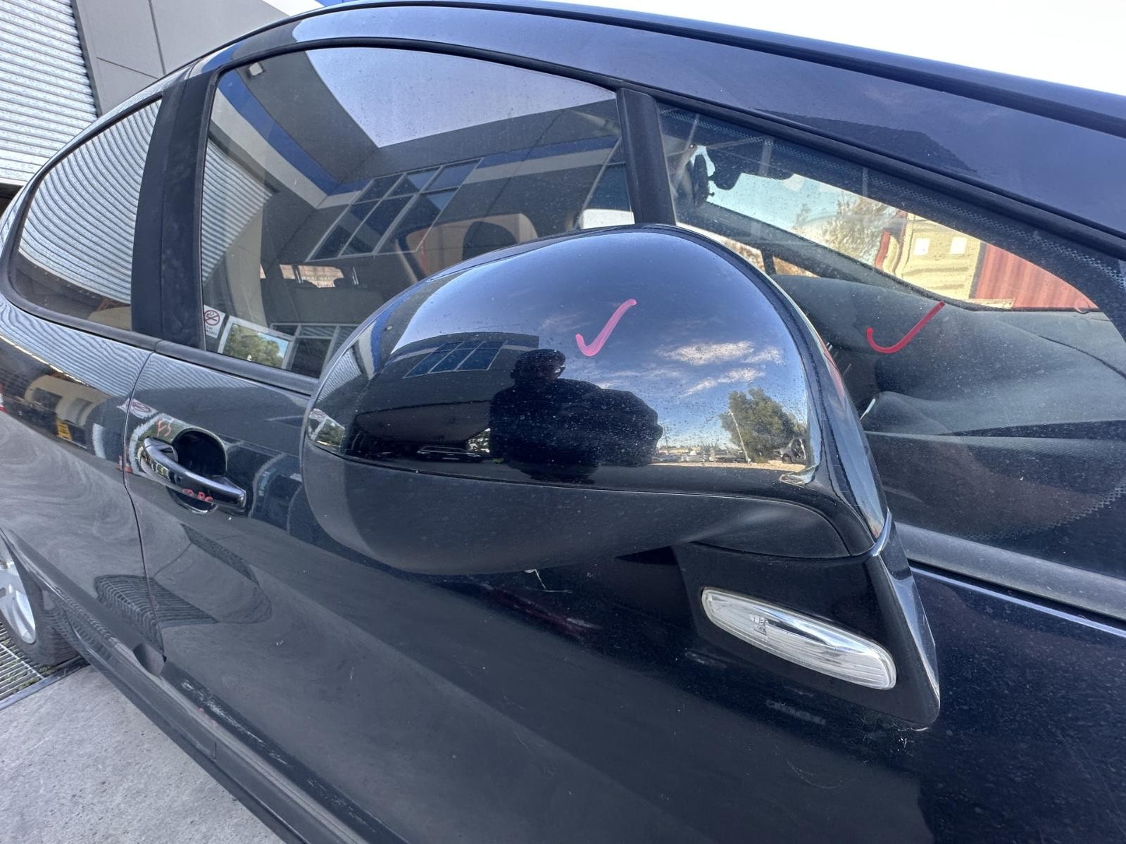 PEUGEOT 308 T7 09/2007-12/2013 RIGHT DOOR MIRROR MANUAL FOLDING 2 PLUG TYPE