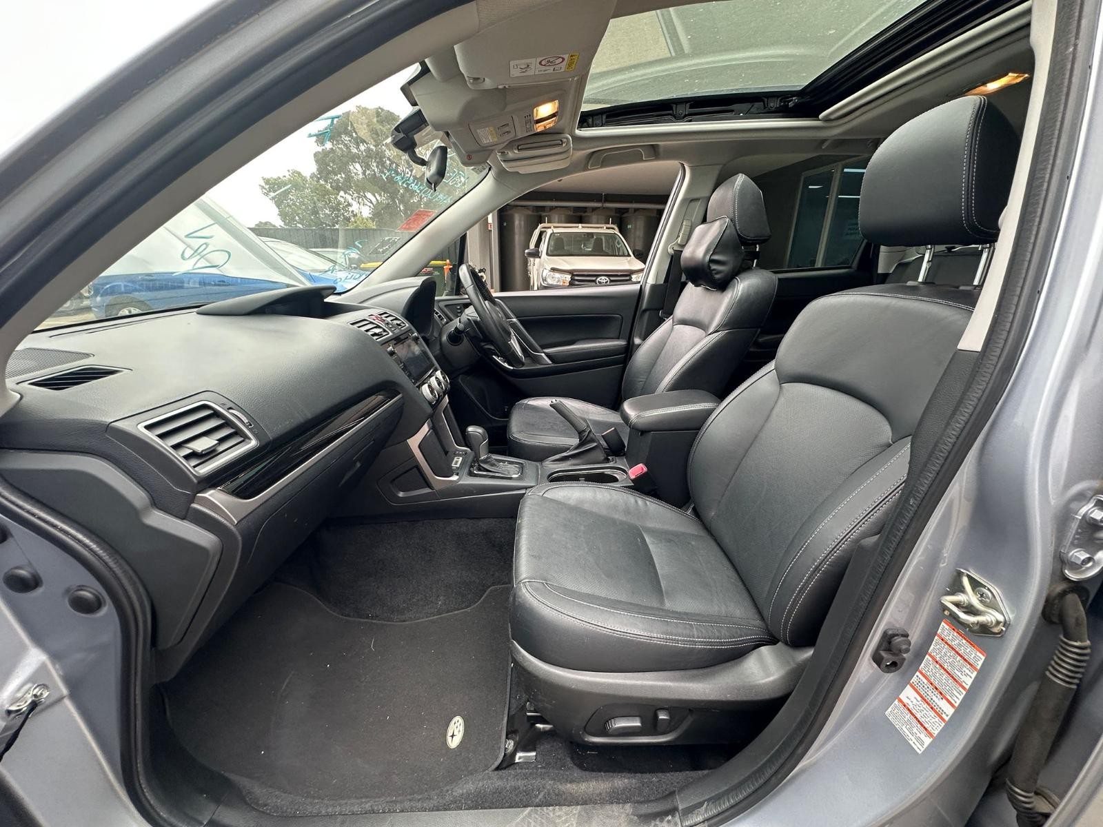 SUBARU FORESTER SJ 12/2012-08/2018 CENTRE COURTESY LIGHT - Image 8