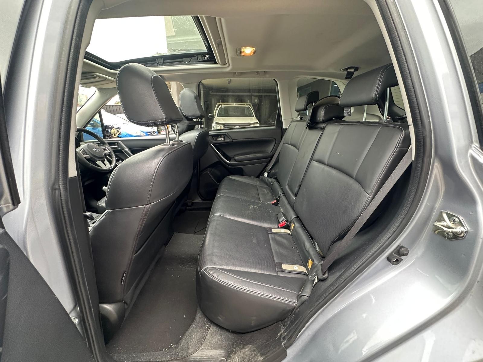 SUBARU FORESTER SJ 12/2012-08/2018 CENTRE COURTESY LIGHT - Image 9