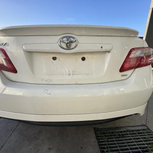 TOYOTA CAMRY ACV40 06/2006-11/2011 REAR BUMPER SPOILERED NON PARK SENSOR TYPE