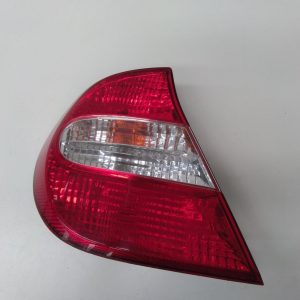 TOYOTA CAMRY SK36 08/02-09/04 LEFT TAILLIGHT REVERSE LAMP IN CENTRE 8156106170