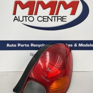 TOYOTA COROLLA RIGHT TAILLIGHT AE112, SEDAN, 10/99-11/01 99 00 01