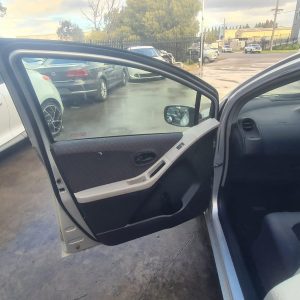 TOYOTA YARIS NCP9 10/2005-08/2008 LEFT FRONT INNER DOOR HANDLE