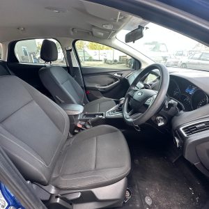 FORD FOCUS LZ 07/2015-11/2018 FRONT COURTESY LIGHT NON SUNROOF BUTTONS TYPE
