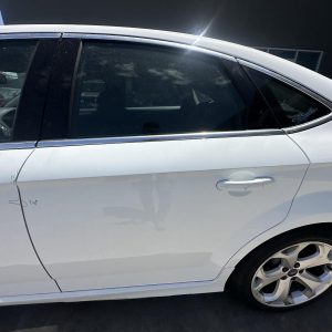 FORD MONDEO MA-MC 10/2007-12/2014 LEFT REAR DOOR WINDOW GREEN TINT TYPE HATCH