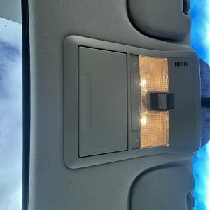 HOLDEN CAPTIVA CG 01/2011-06/2018 FRONT COURTESY LIGHT WITH SUNGLASS HOLDER