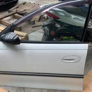 HOLDEN COMMODORE LEFT FRONT DOOR VT S2-VZ, SEDAN/WAGON, BOLT ON TYPE, 06/99-09/0