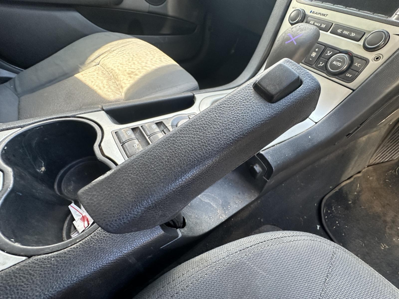HOLDEN COMMODORE VE 08/2006-05/2013 CONSOLE NON LEATHER AUTOMATIC TRANSMISSION