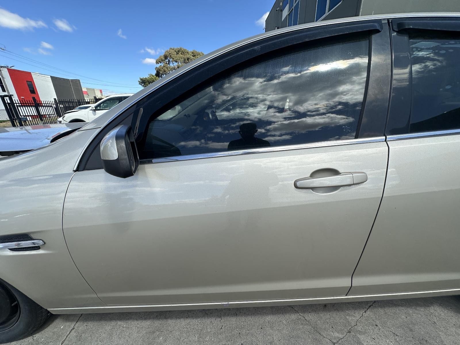 HOLDEN COMMODORE VE 08/2006-05/2013 LEFT FRONT OUTER DOOR HANDLE
